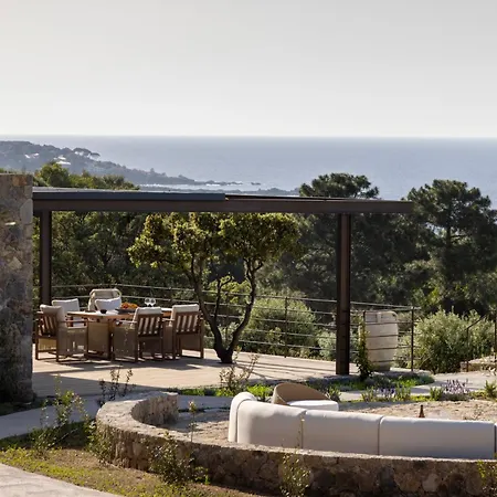 Отель Les Paillers De Bodri - Vue Et Piscine - Adults Only *