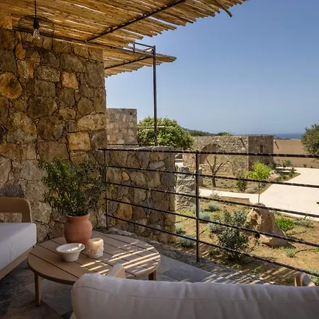 Les Paillers De Bodri - Vue Et Piscine - Adults Only