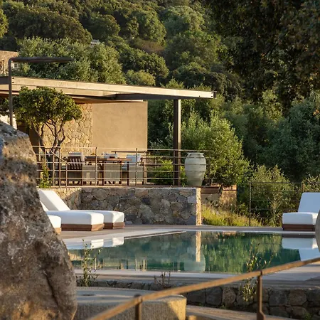 Отель Les Paillers De Bodri - Vue Et Piscine - Adults Only
